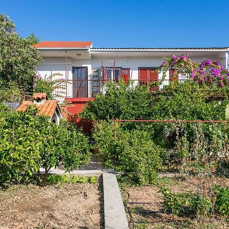 Apartments By The Sea Seget Vranjica, Trogir - 1038 Eksteriør billede