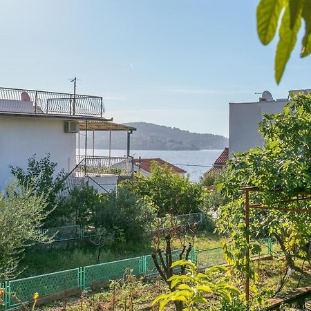Apartments By The Sea Seget Vranjica, Trogir - 1038 Eksteriør billede